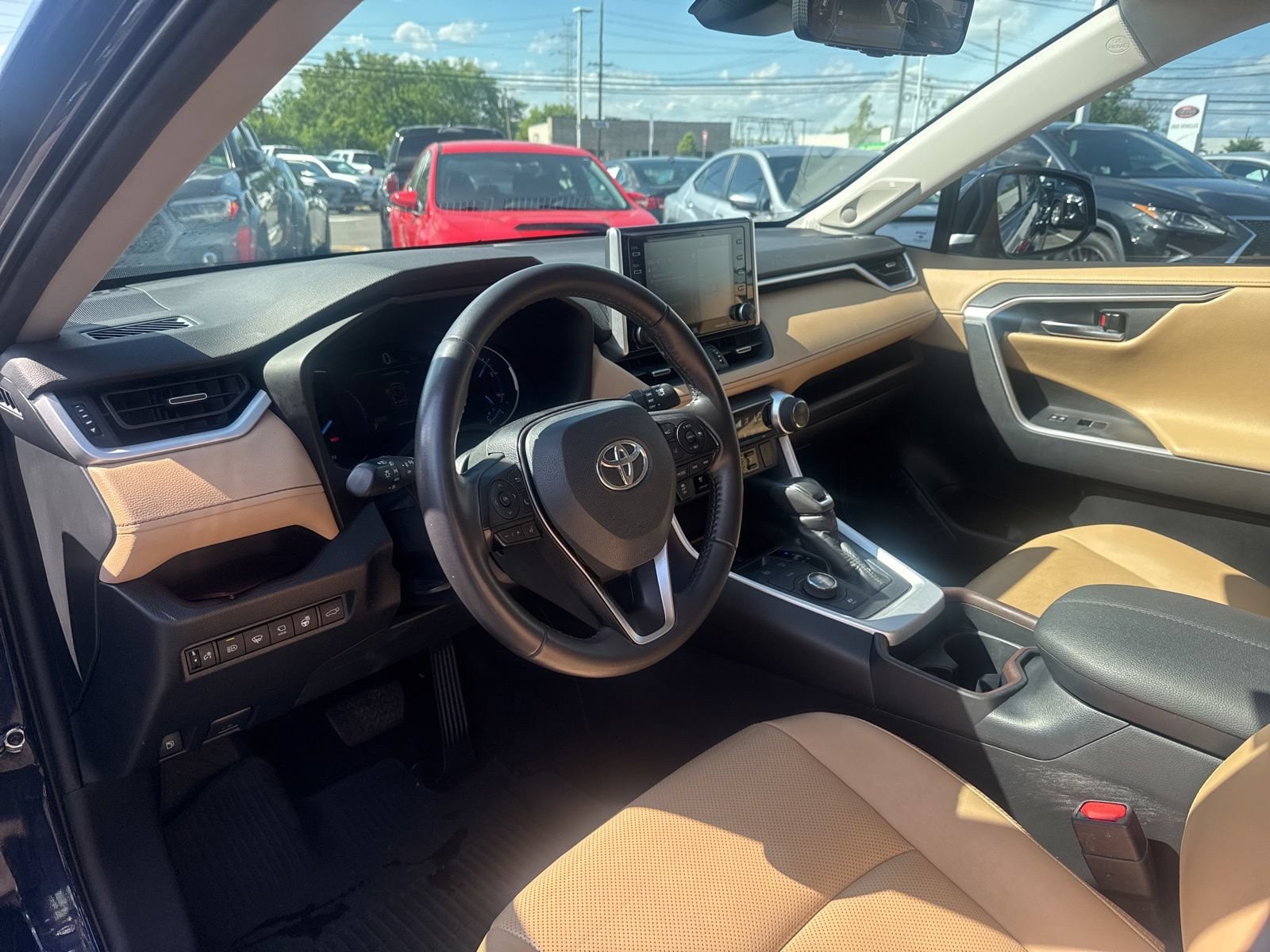 Thumbnail: 2020 Toyota RAV4 - 19