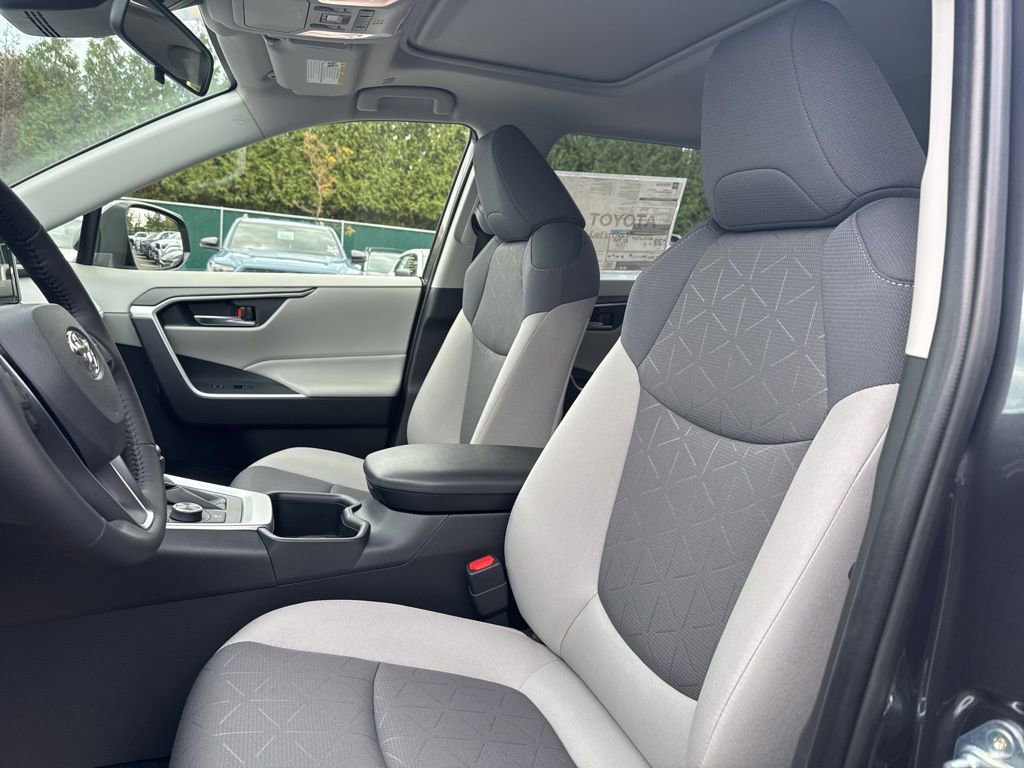 Thumbnail: 2025 Toyota RAV4 - 12