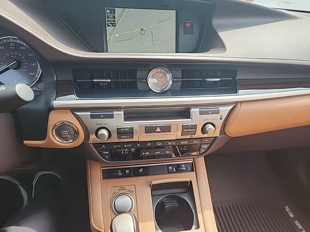 Thumbnail: 2018 Lexus ES - 13