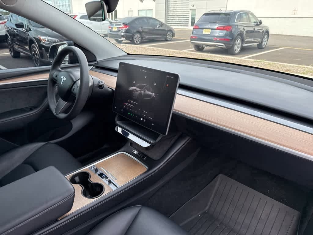 Thumbnail: 2023 Tesla Model Y - 17