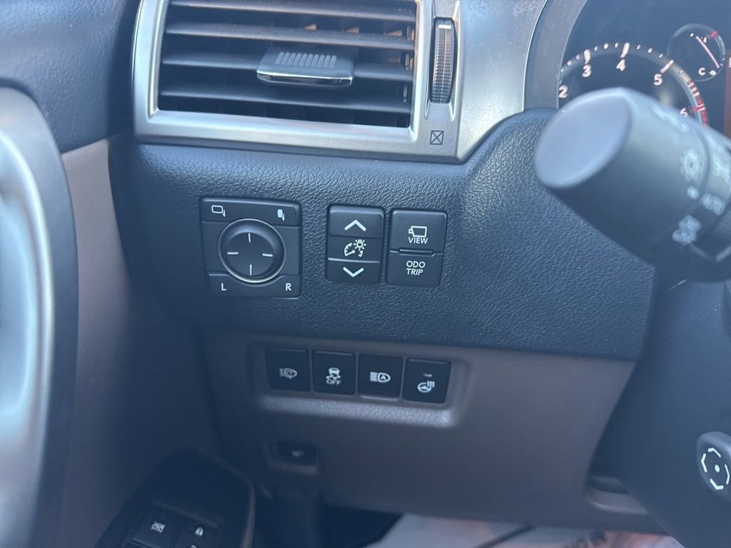 Thumbnail: 2022 Lexus GX - 32