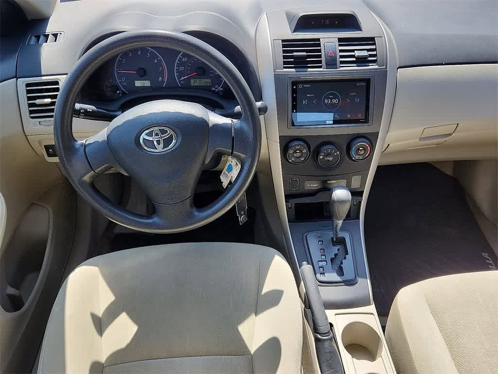 Thumbnail: 2013 Toyota Corolla - 16