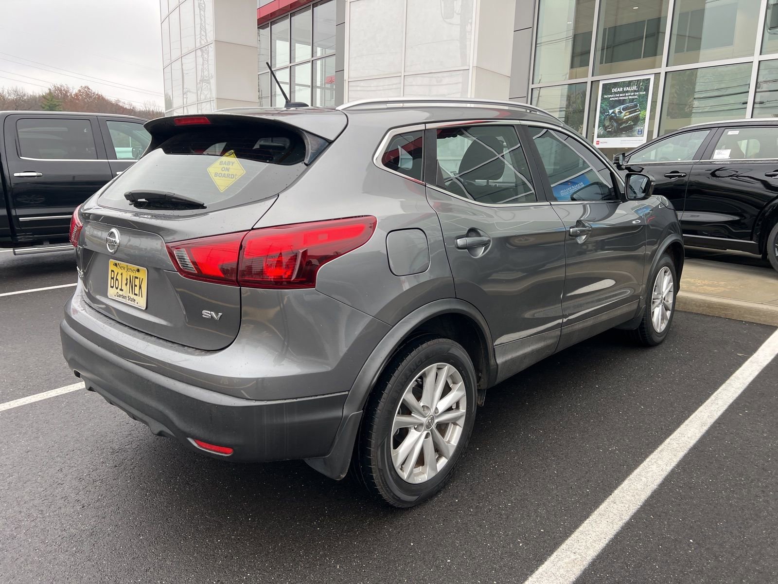 2017 Nissan Rogue Sport SV photo 3