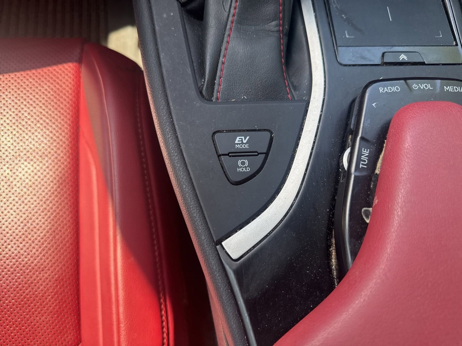 Thumbnail: 2019 Lexus UX - 34
