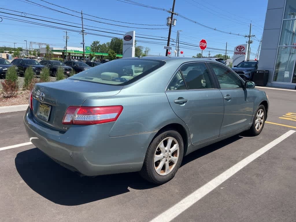 2011 Toyota Camry LE 2