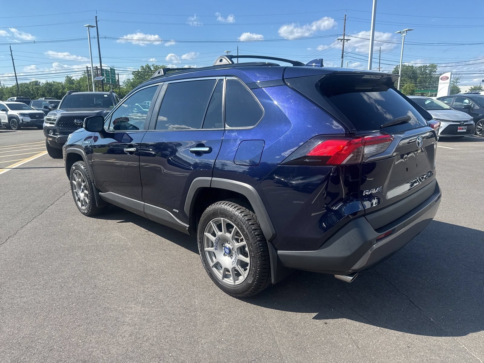 Thumbnail: 2020 Toyota RAV4 - 14