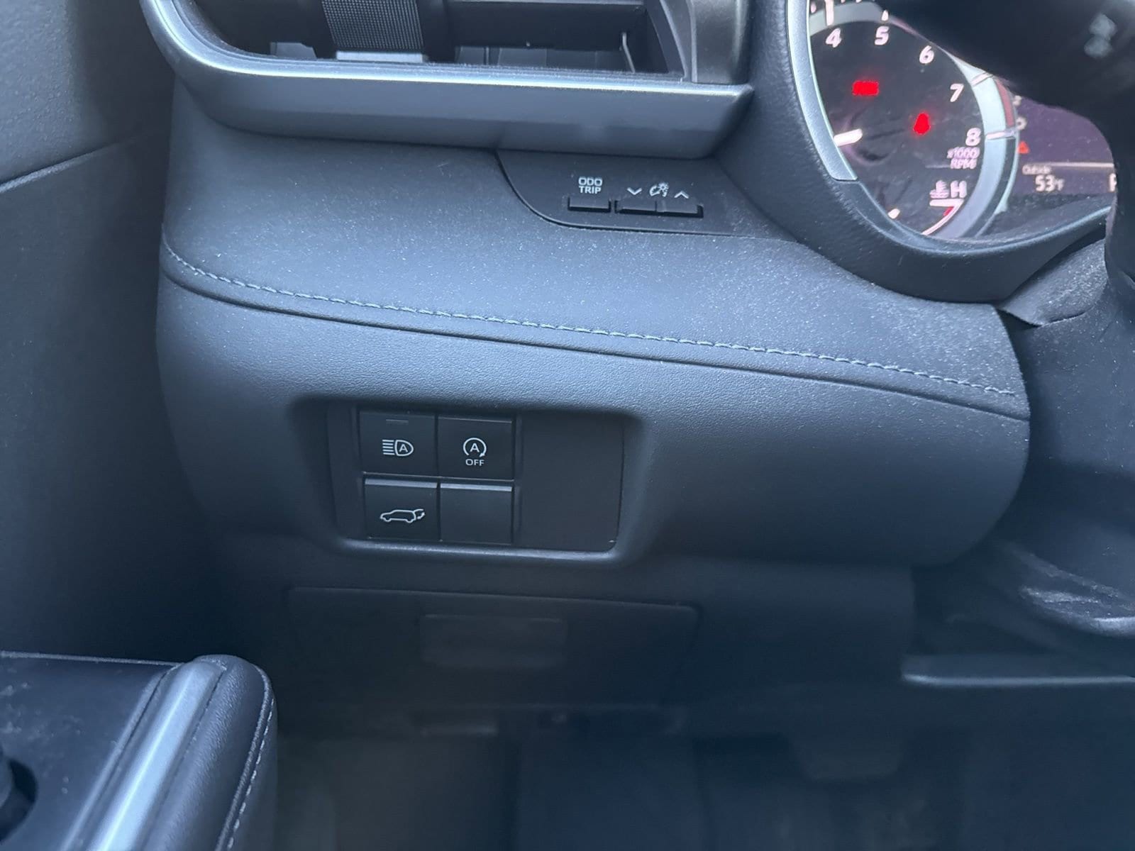 Thumbnail: 2023 Toyota Highlander - 32