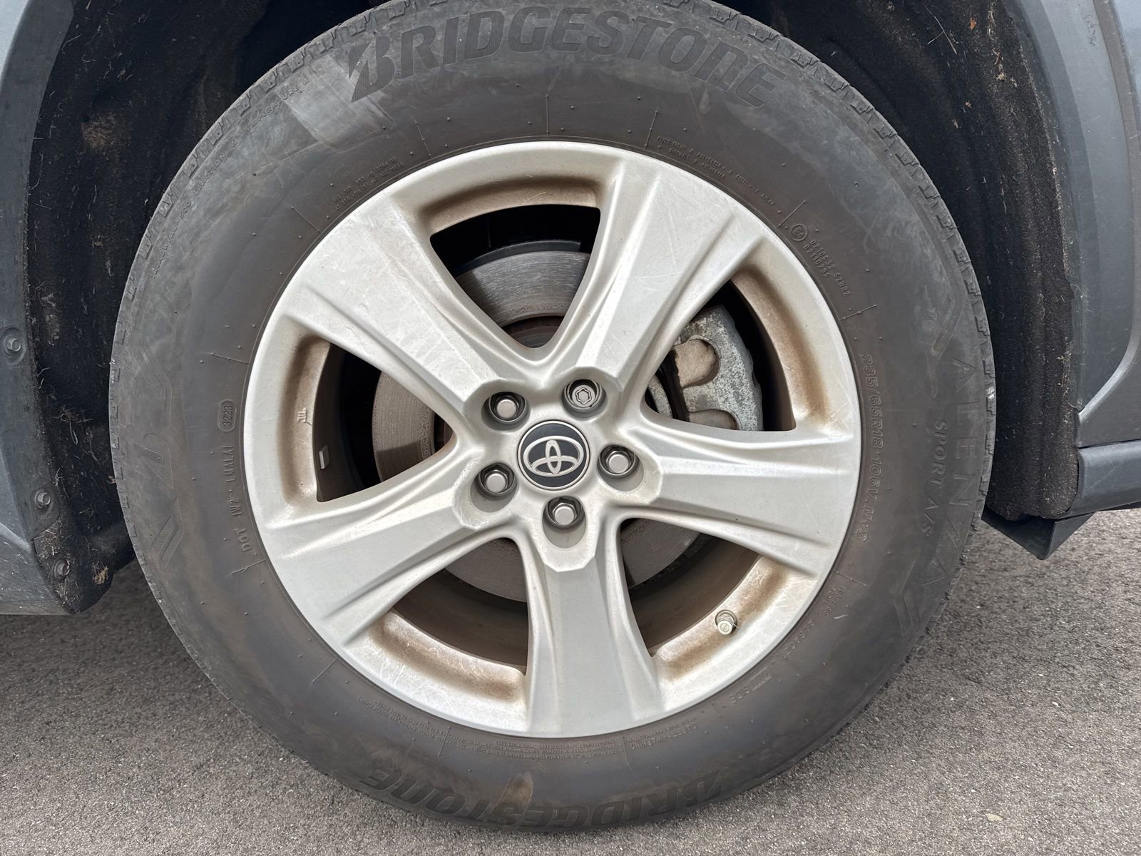 Thumbnail: 2023 Toyota Highlander - 16