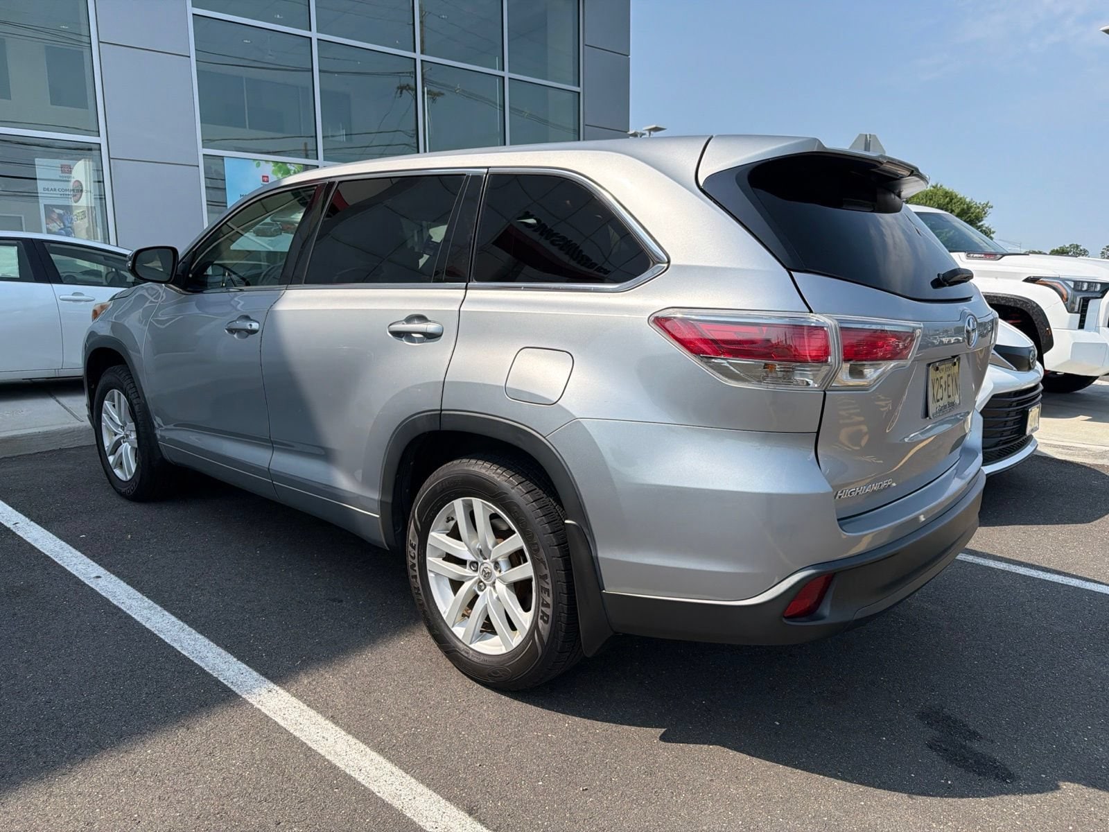 Thumbnail: 2015 Toyota Highlander - 4