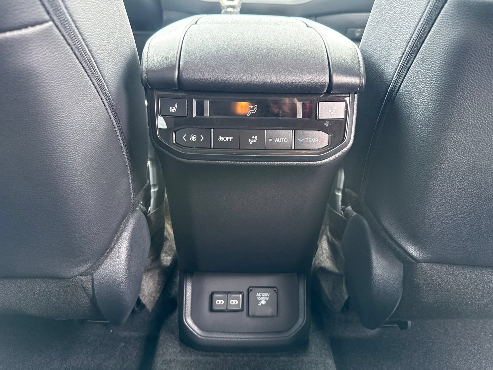 Thumbnail: 2026 Toyota Highlander - 25