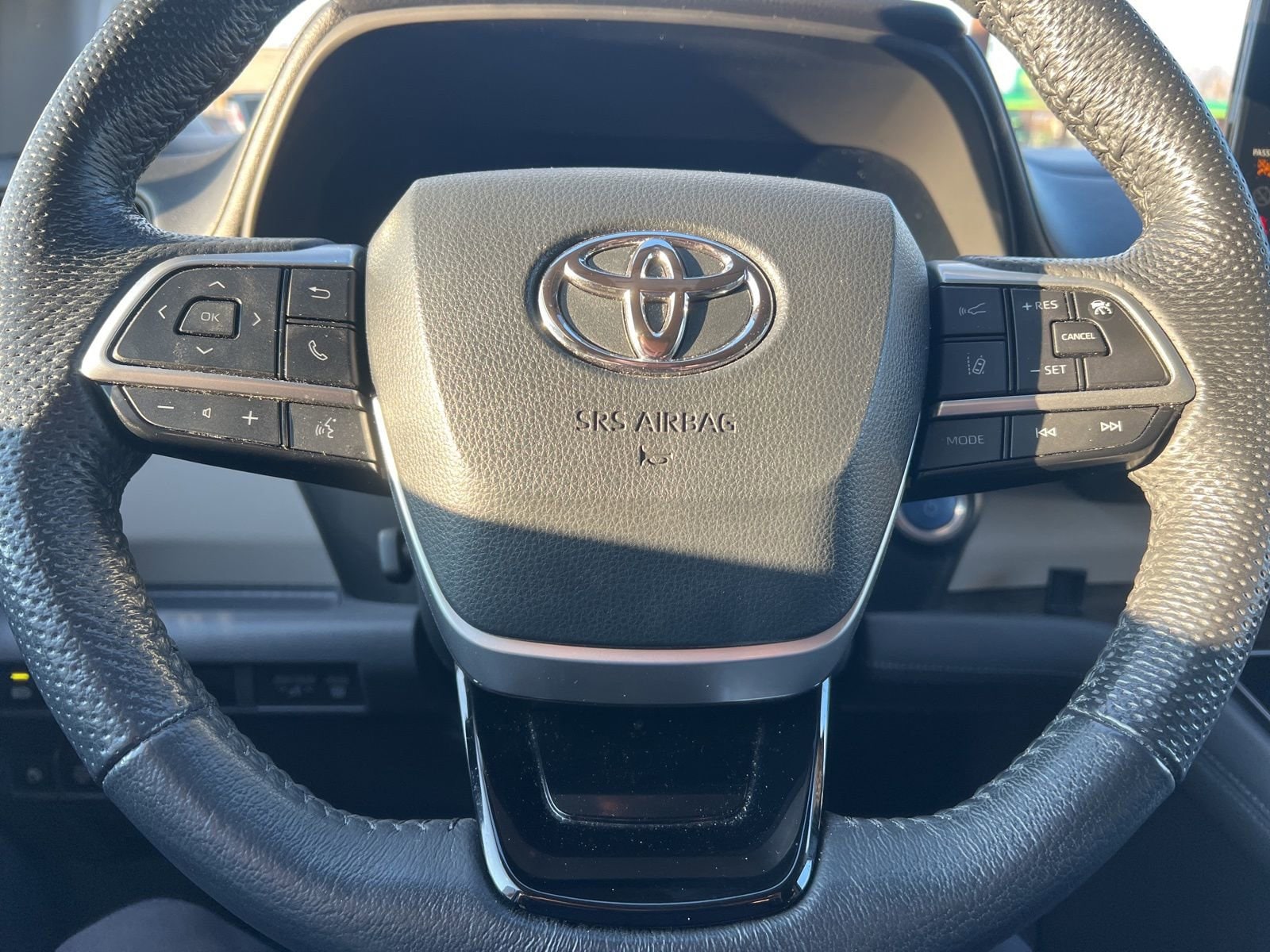 Thumbnail: 2023 Toyota Sienna - 21