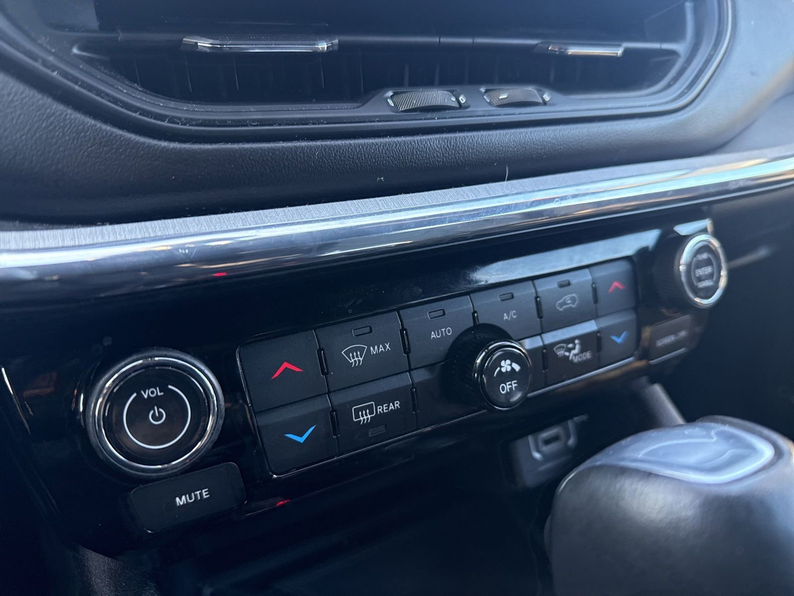 Thumbnail: 2022 Jeep Compass - 29