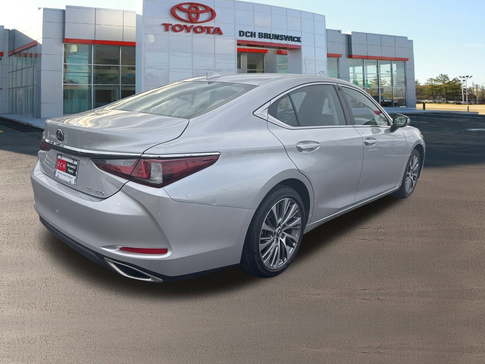Thumbnail: 2020 Lexus ES - 5