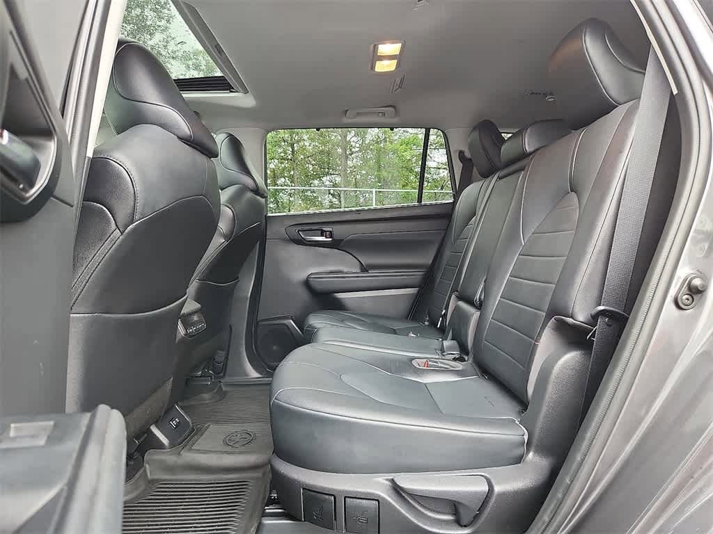 Thumbnail: 2021 Toyota Highlander - 16