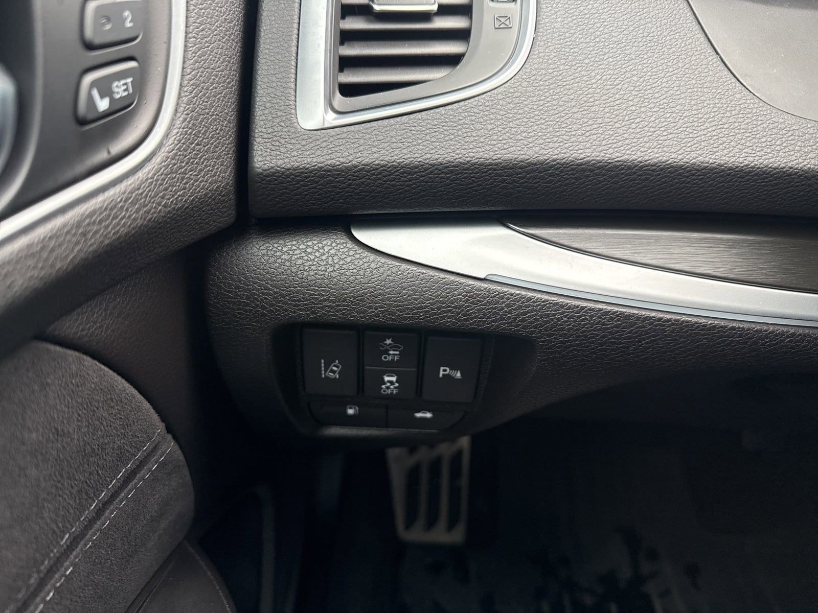 Thumbnail: 2019 Acura TLX - 32