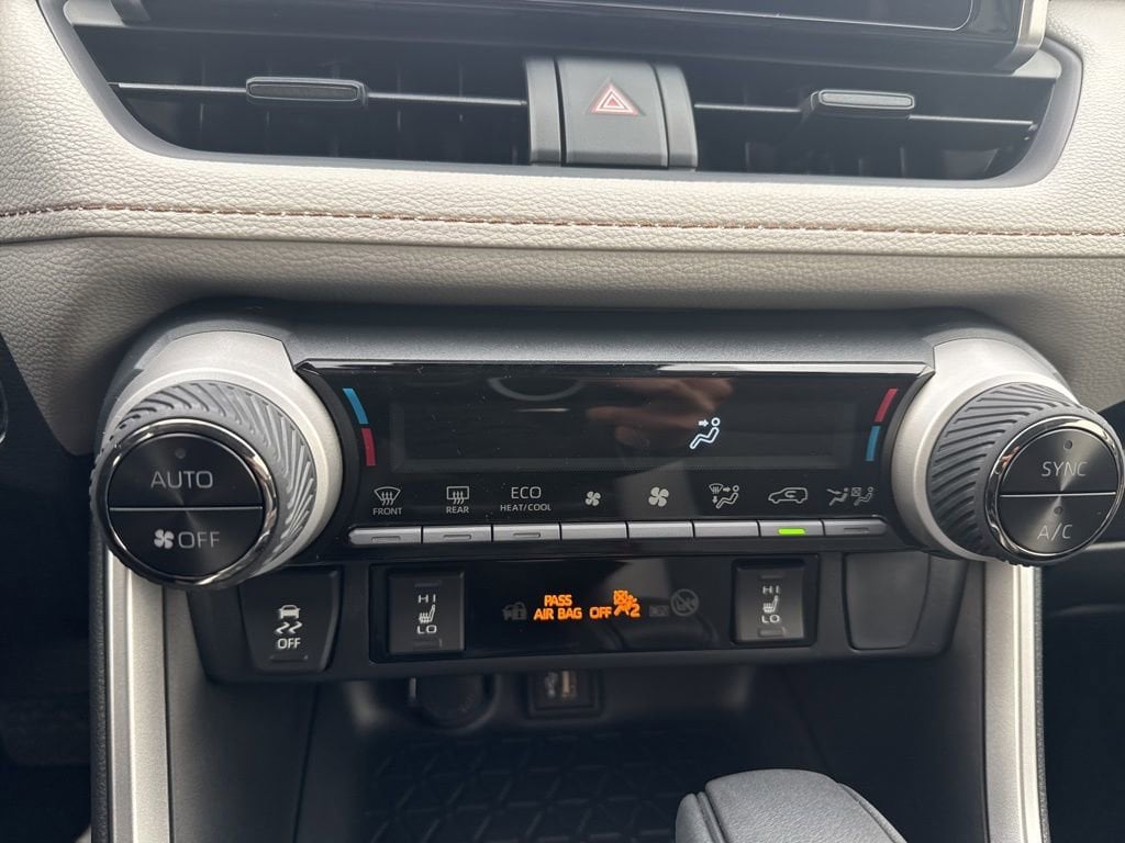 Thumbnail: 2025 Toyota RAV4 - 20