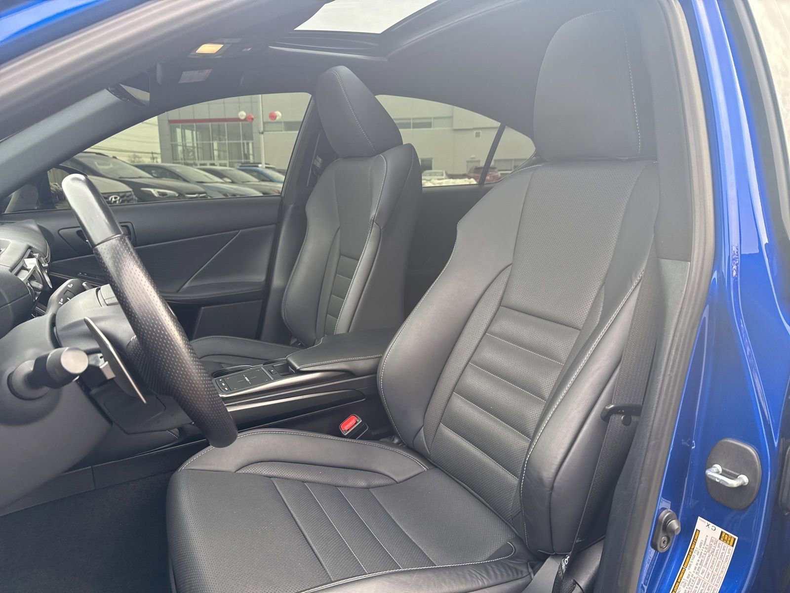 Thumbnail: 2022 Lexus IS - 17