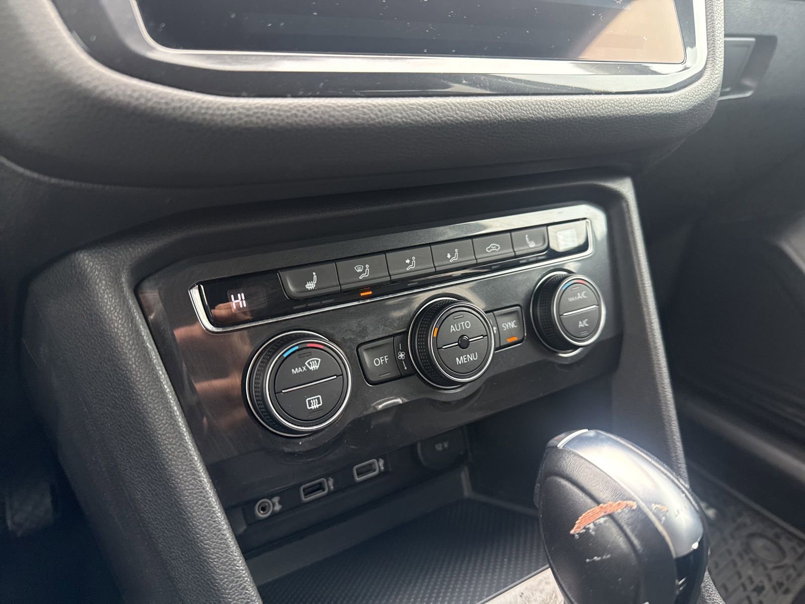 Thumbnail: 2018 Volkswagen Tiguan - 26