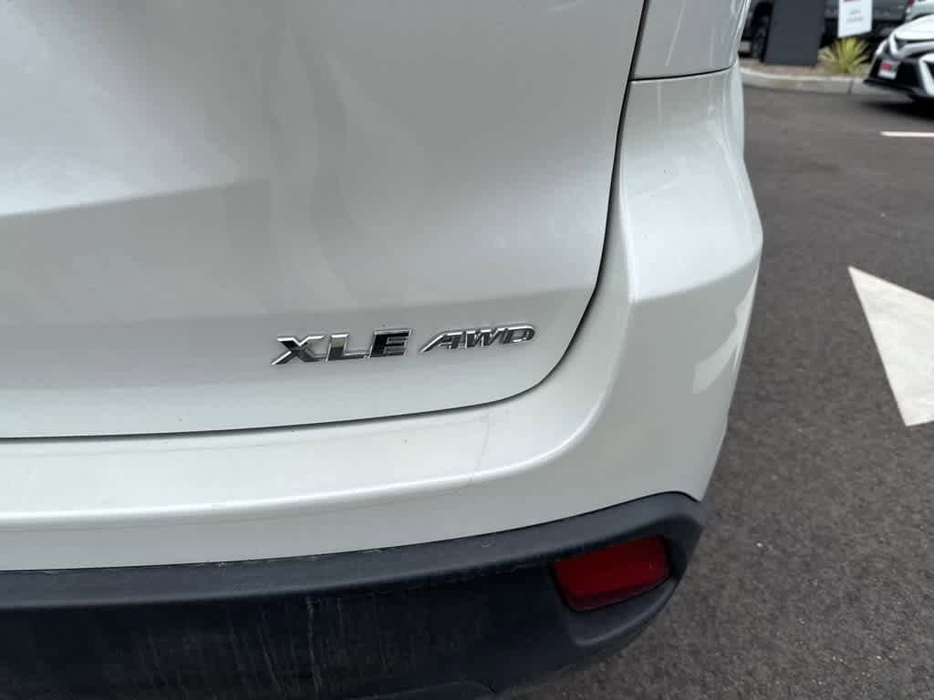 Thumbnail: 2019 Toyota Highlander - 13