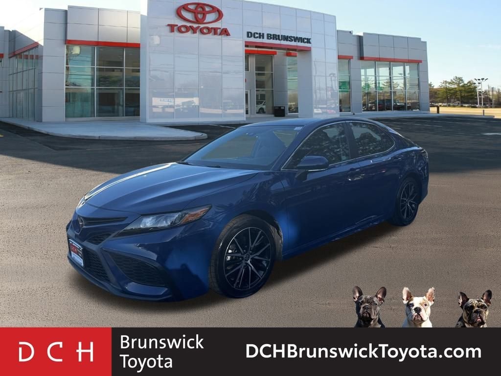 Used 2024 Toyota Camry SE Sedan