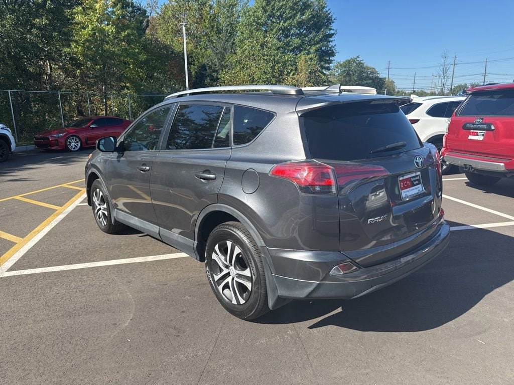 Thumbnail: 2016 Toyota RAV4 - 13