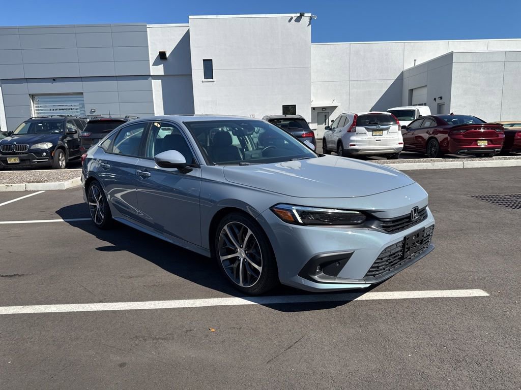 2022 Honda Civic Touring photo 3