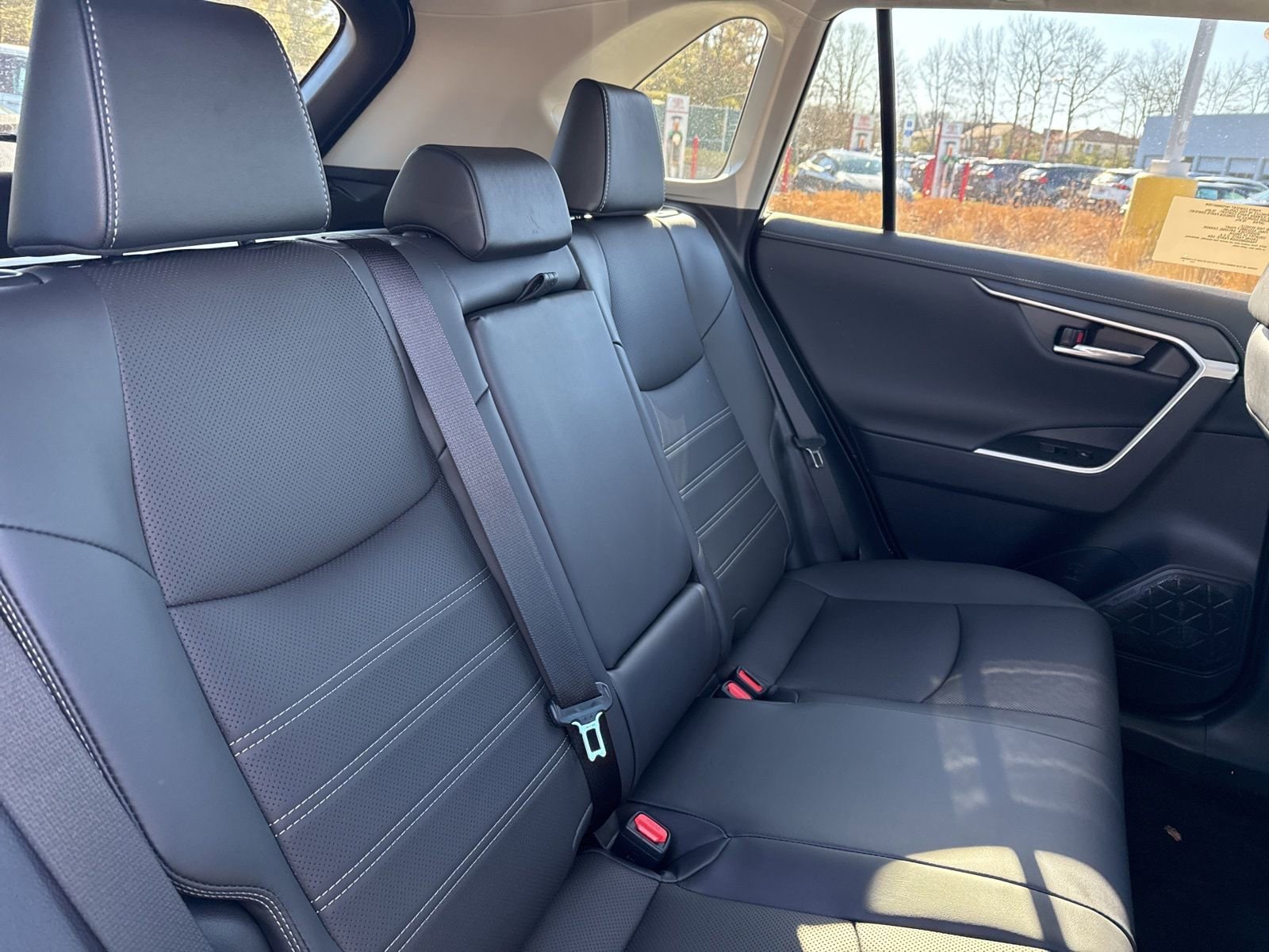 Thumbnail: 2025 Toyota RAV4 - 15