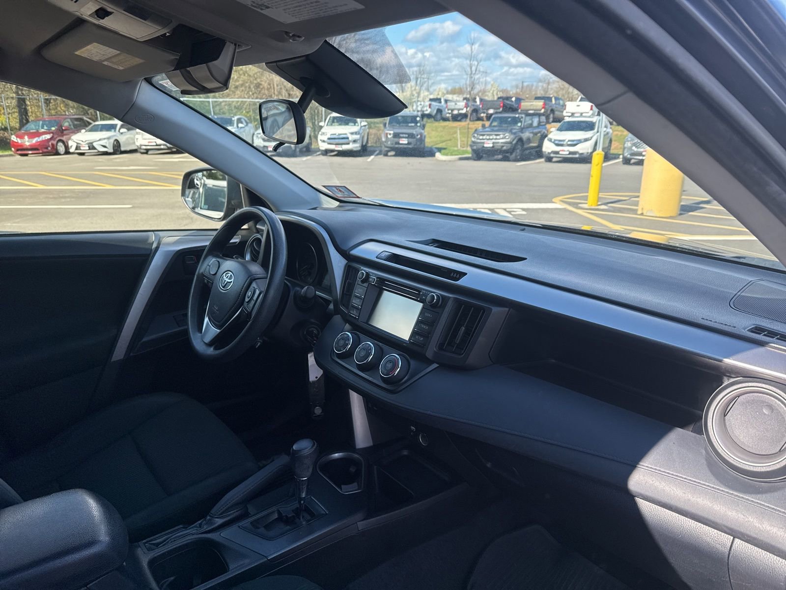 Thumbnail: 2018 Toyota RAV4 - 20