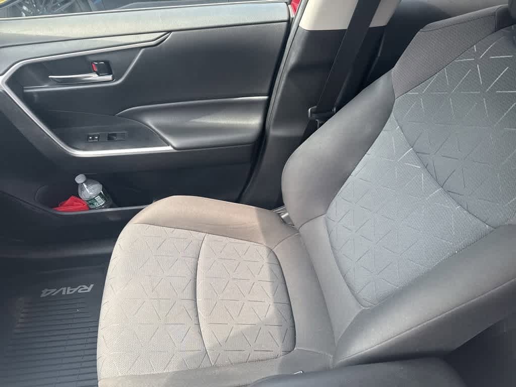 Thumbnail: 2020 Toyota RAV4 - 14