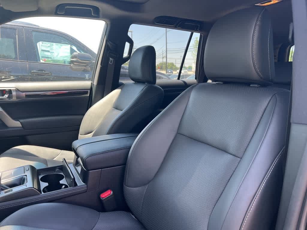Thumbnail: 2022 Lexus GX - 15