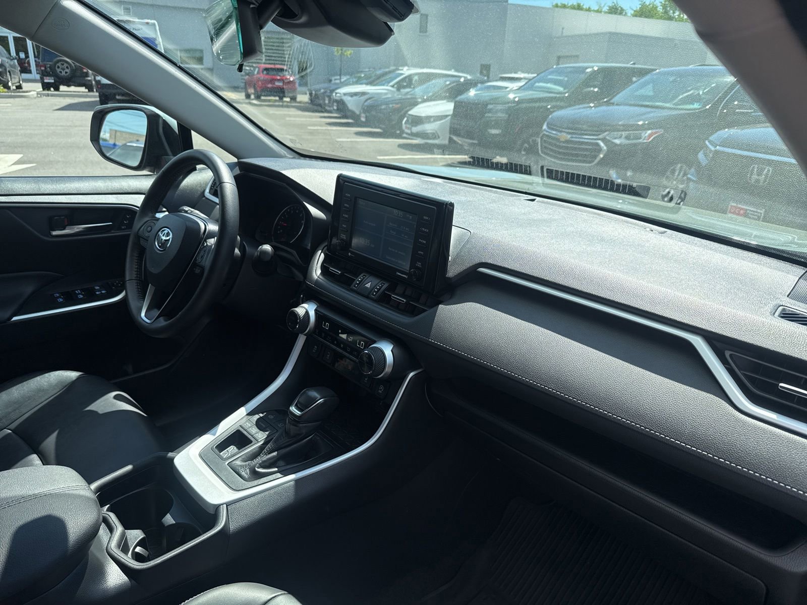Thumbnail: 2021 Toyota RAV4 - 22