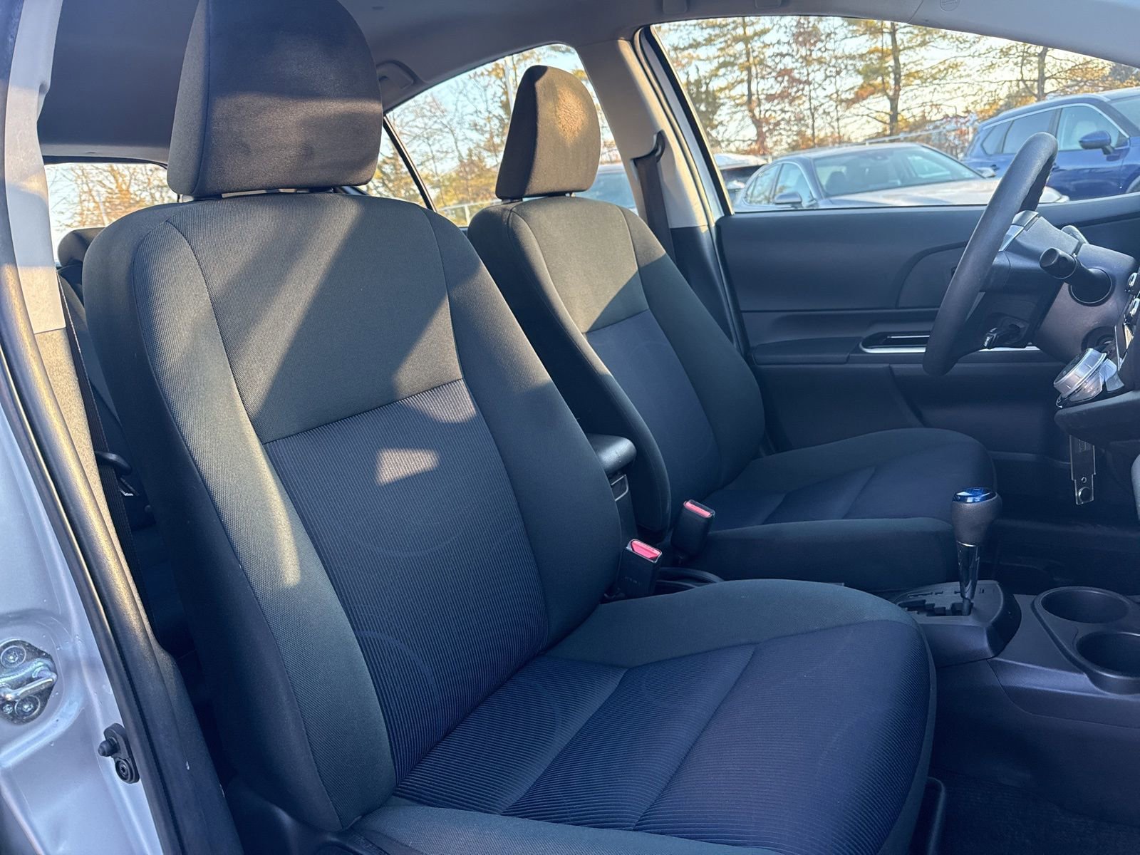 Thumbnail: 2015 Toyota Prius c - 22