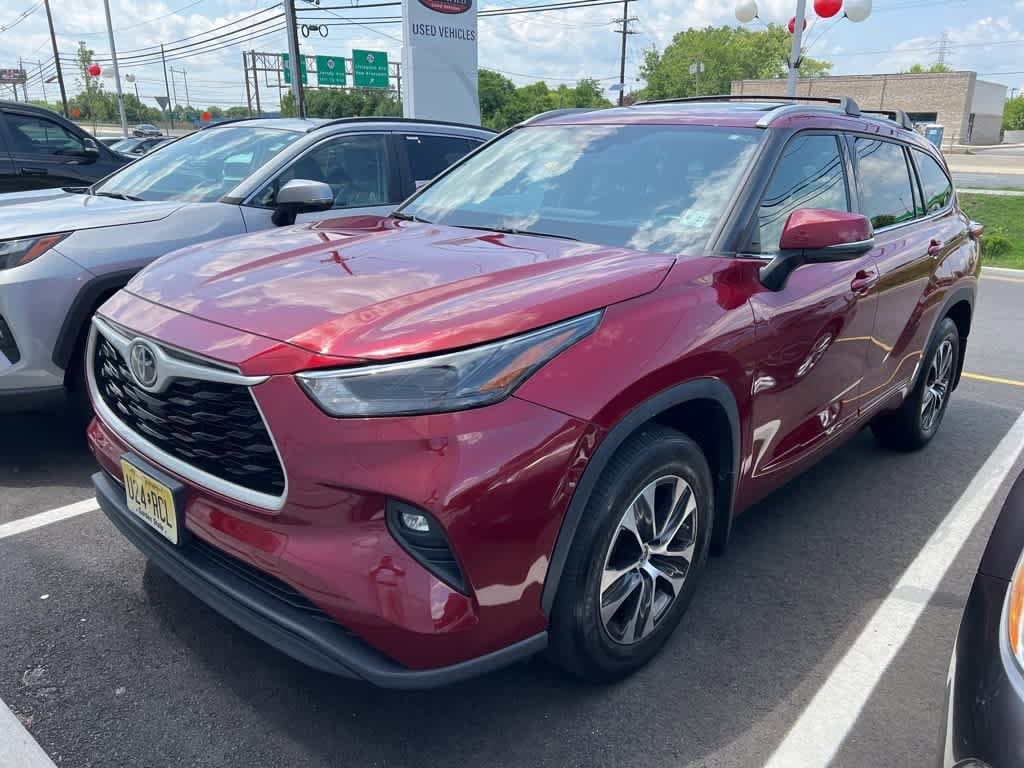 Thumbnail: 2022 Toyota Highlander - 1