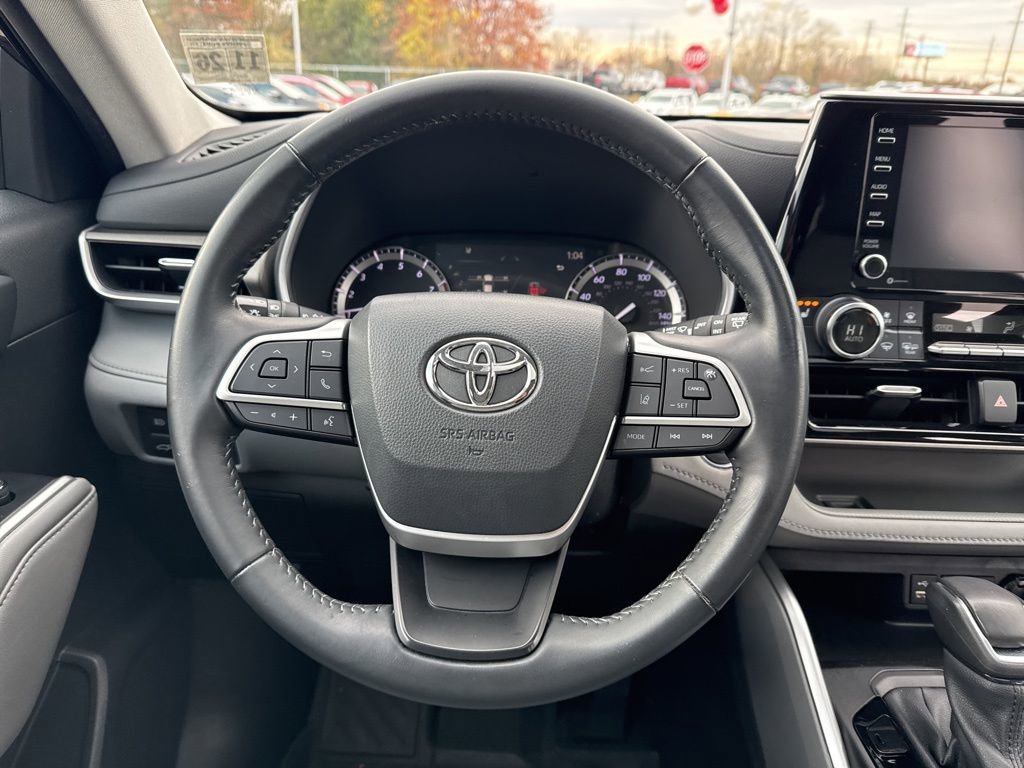 Thumbnail: 2022 Toyota Highlander - 24