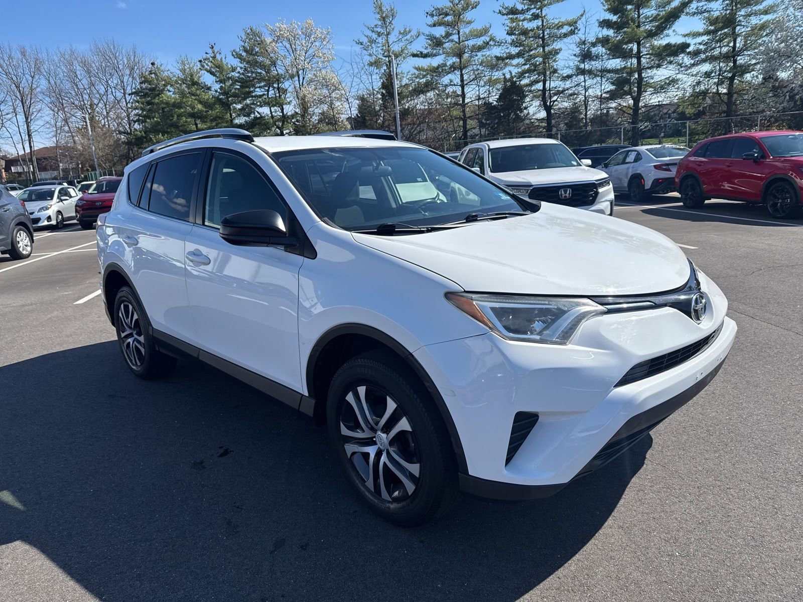 Thumbnail: 2016 Toyota RAV4 - 3