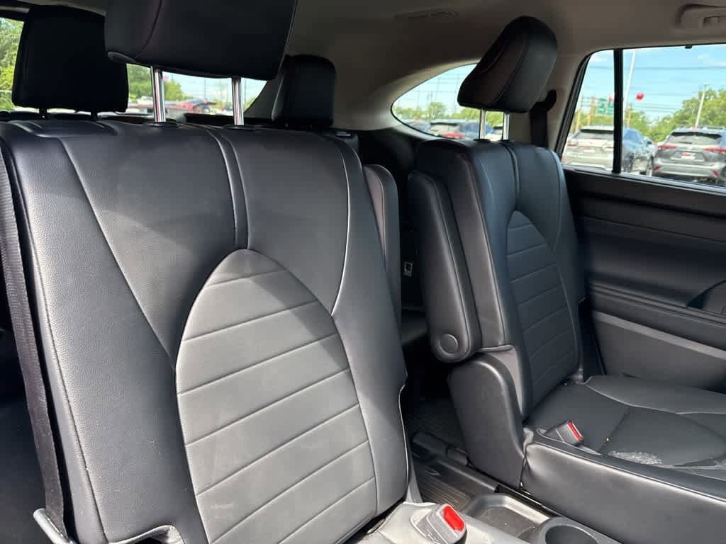 Thumbnail: 2020 Toyota Highlander - 22