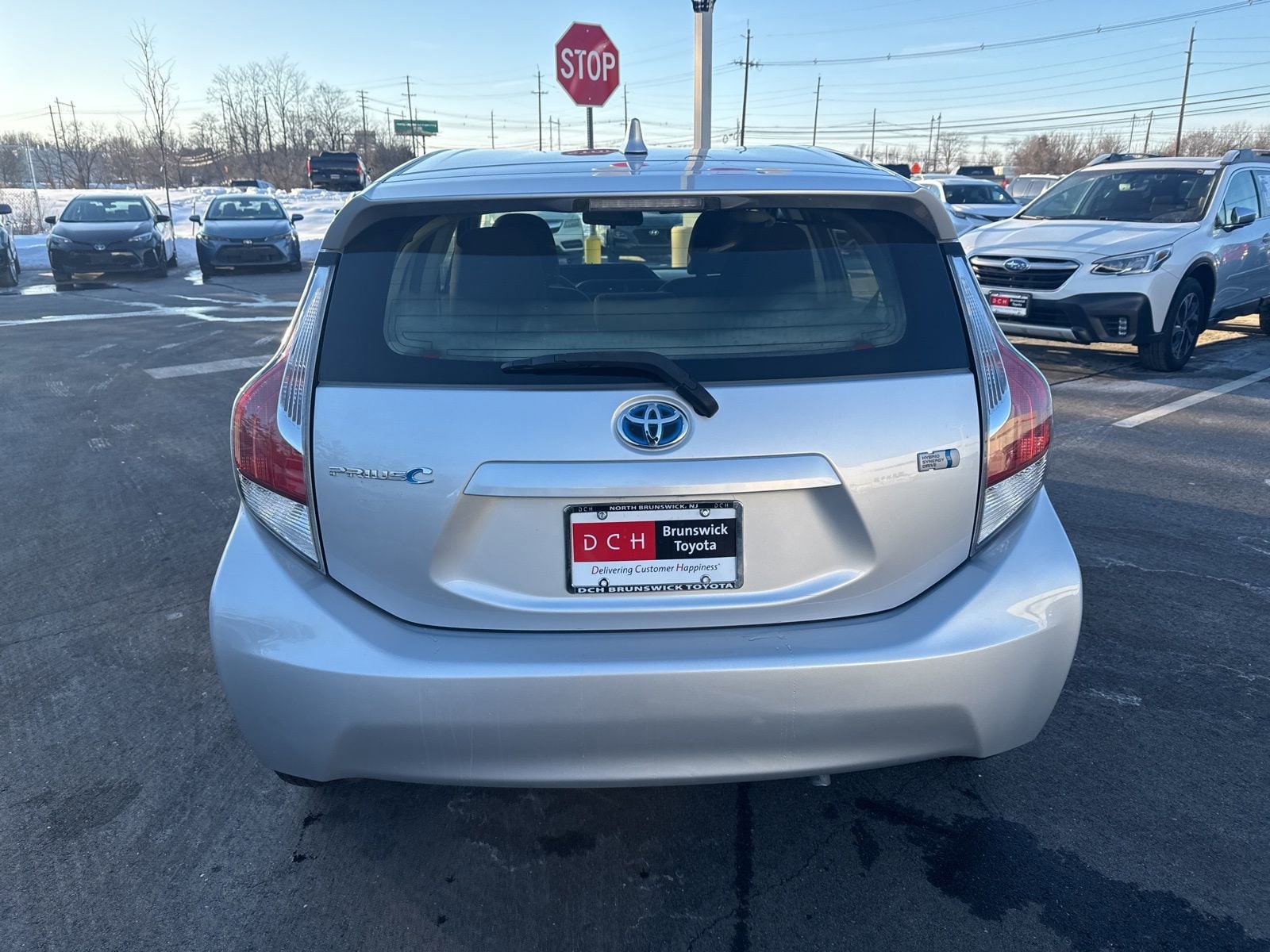 Thumbnail: 2015 Toyota Prius c - 6