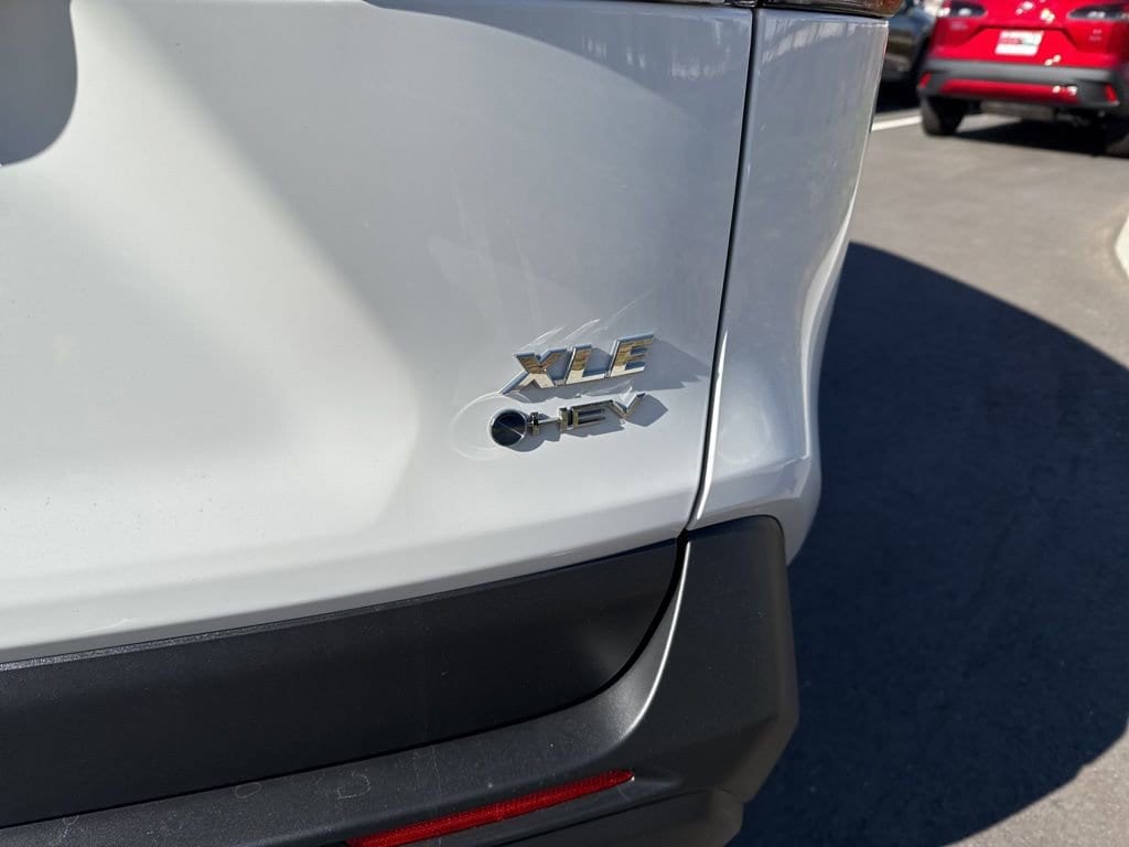 Thumbnail: 2025 Toyota RAV4 - 8