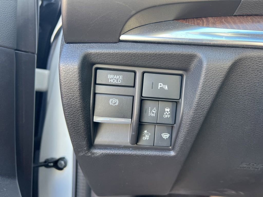 Thumbnail: 2019 Acura MDX - 17