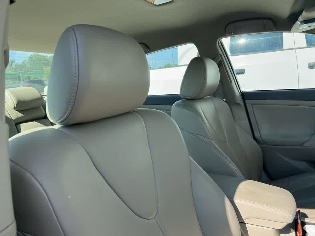 Thumbnail: 2011 Toyota Camry - 15