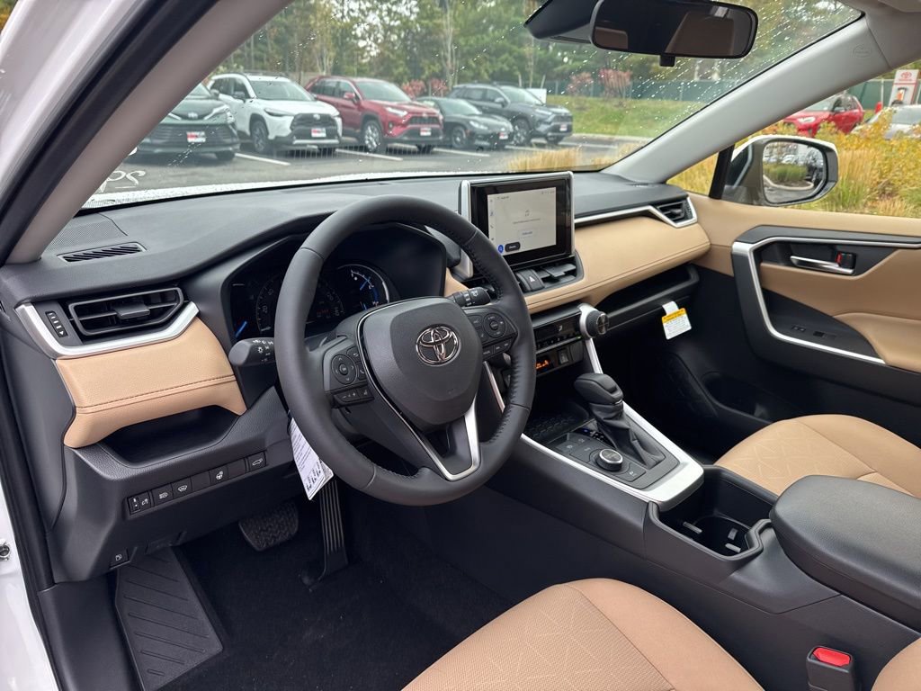 Thumbnail: 2025 Toyota RAV4 - 10