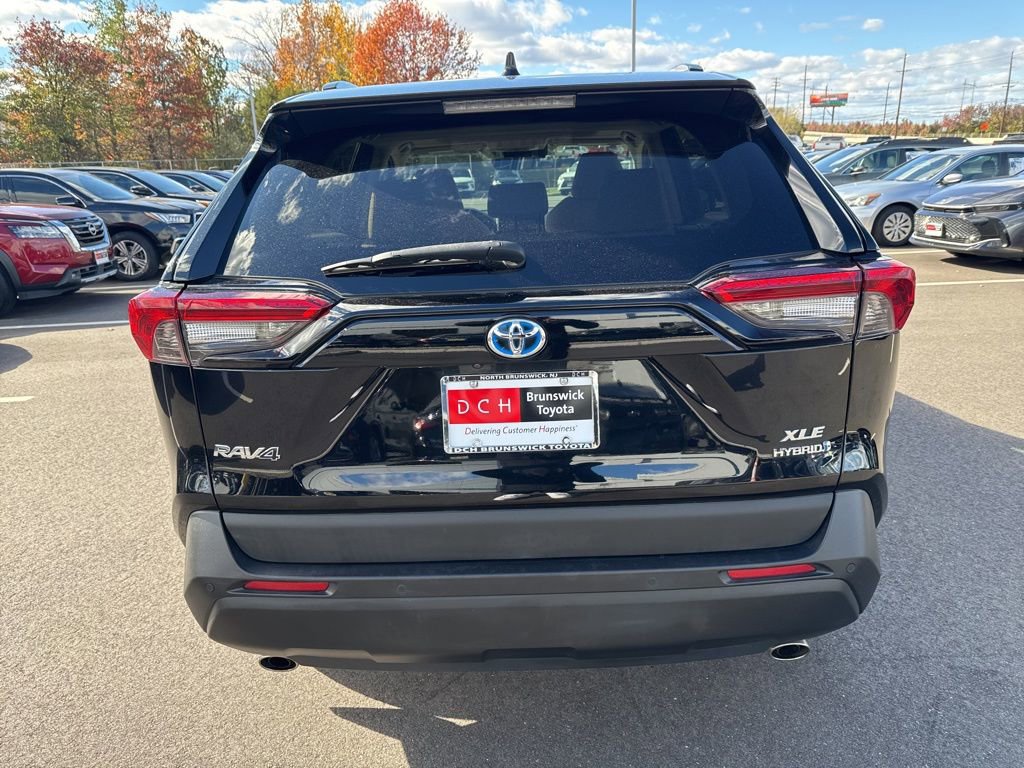 Thumbnail: 2019 Toyota RAV4 - 6
