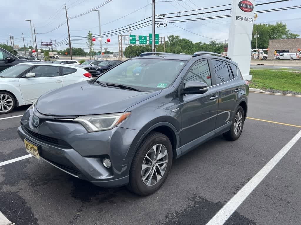 Thumbnail: 2018 Toyota RAV4 - 1