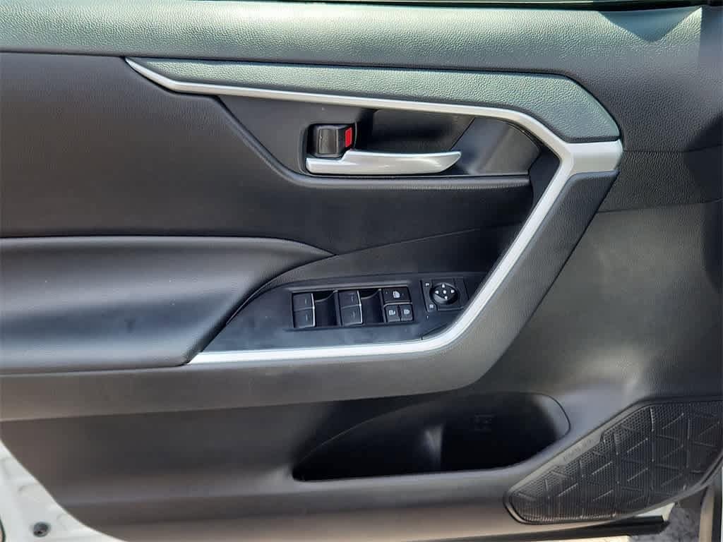 Thumbnail: 2024 Toyota RAV4 - 18