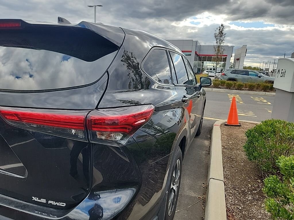 Used 2020 Toyota Highlander XLE SUV