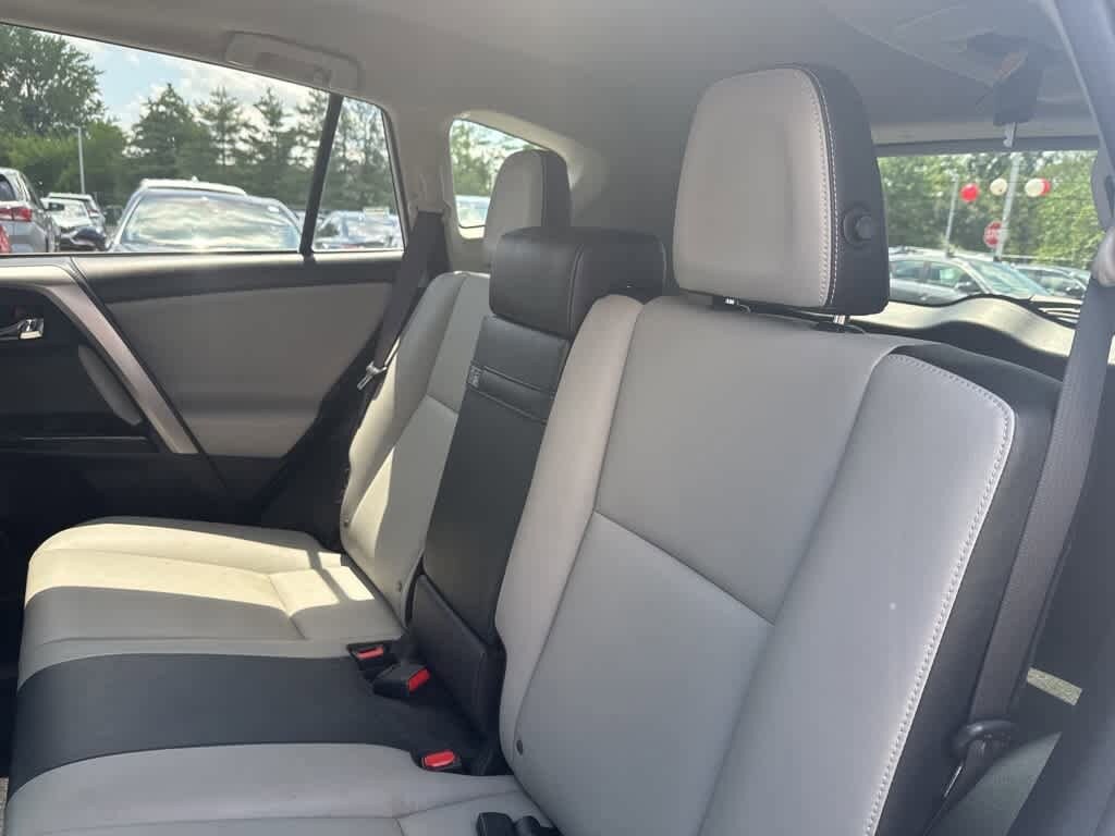 Thumbnail: 2016 Toyota RAV4 - 16