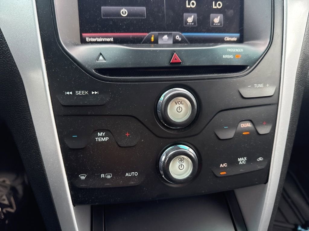 Thumbnail: 2015 Ford Explorer - 27