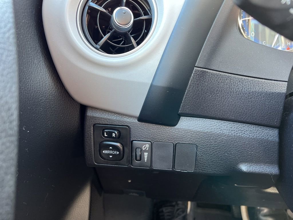 Thumbnail: 2018 Toyota Corolla - 19