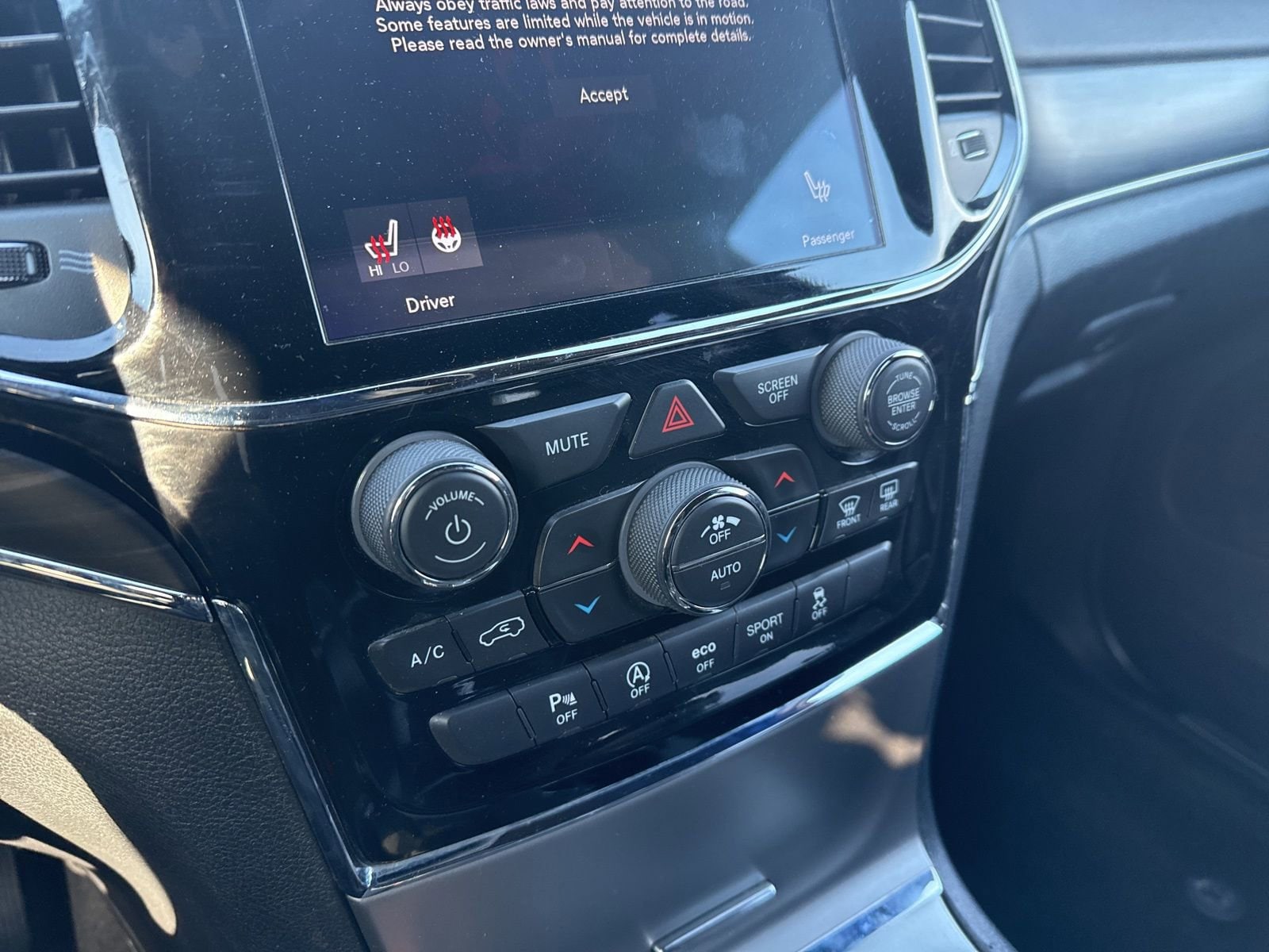 Thumbnail: 2019 Jeep Grand Cherokee - 27