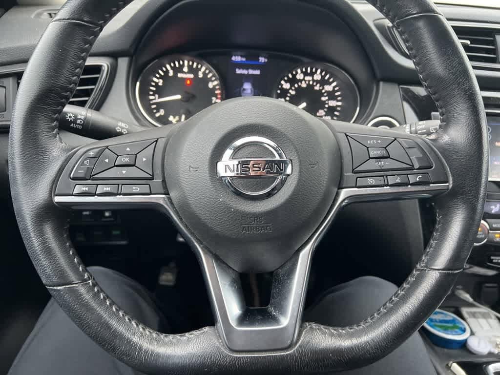 Thumbnail: 2018 Nissan Rogue - 18